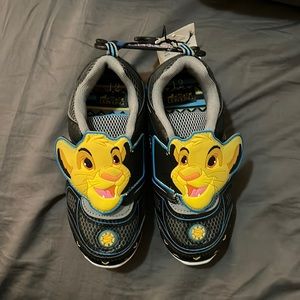 New Lion King boys tennis shoe size 12